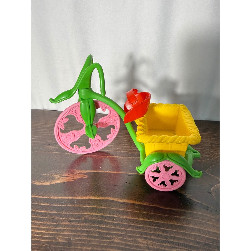 Vintage 1982 Strawberry Shortcake Berry Cycle Kenner